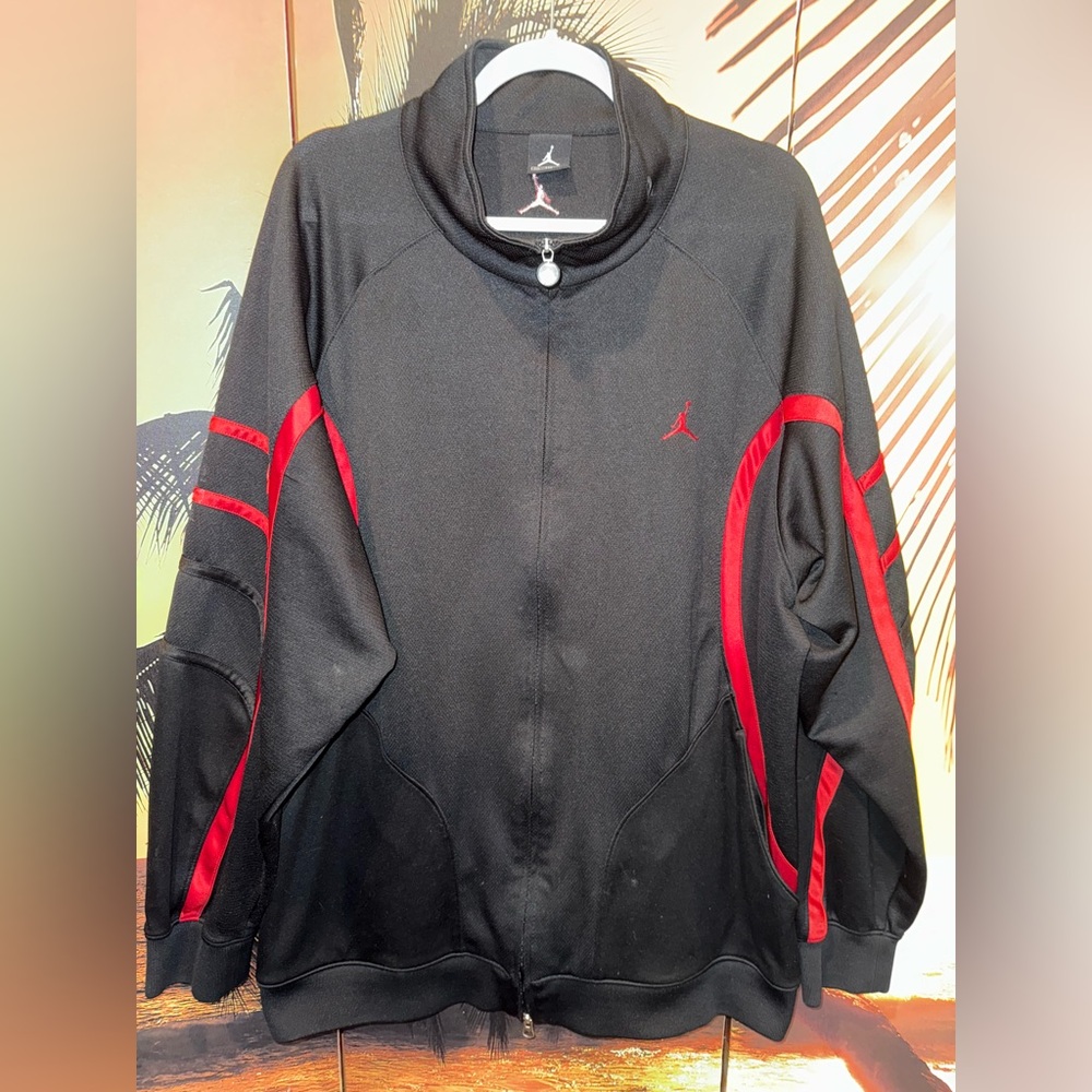 Jordan Men's Black and Red Jacket